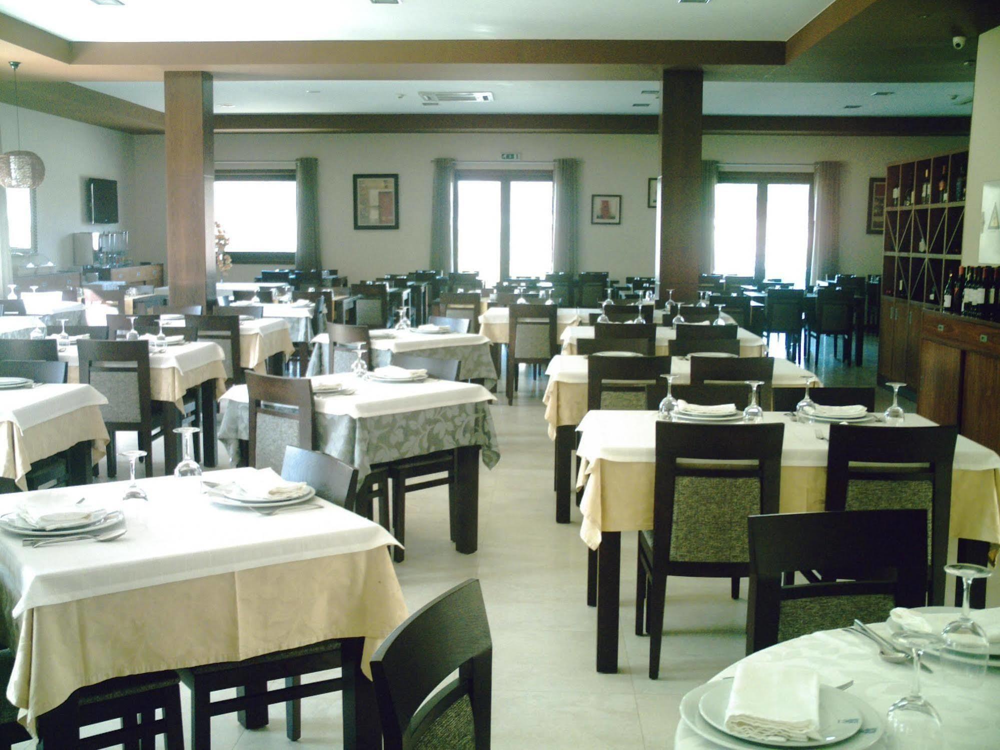 Hotel Do Vale 아기아르 다 베이라 외부 사진